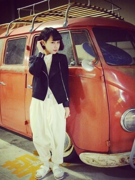 「COMME des GARCONS（コムデギャルソン）のアイテム（デニムパンツ、ホワイト系）」を使った、Yannuさん（レディース・145cm）の春コーディネート