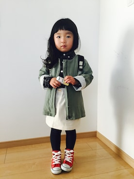 「CONVERSE（コンバース）のCONVERSE コンバース CHILD_ALL_STAR_RZ_HI 32513692(15-21) RED（スニーカー、レッド系）」を使った、NAHOさん（キッズ・100cm）の冬コーディネート