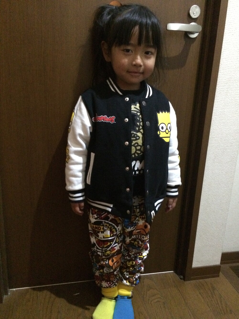 「Bape、bapekids、2015ss」｜「A BATHING APEのMILO PLAY LAND SAROUEL PANTS（その他パンツ、その他）」を使った、ありすさん（キッズ・90cm）の冬コーディネートの1枚目の写真