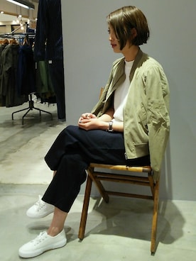 「SEVENDAYS=SUNDAY（セブンデイズサンデイ）のアイテム（ベスト）」を使った、岡本茜さん（レディース・164cm）の春コーディネート