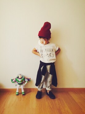 「GWZ（ジーウィズ）のアイテム（Tシャツ/カットソー、ホワイト系）」を使った、KREHA\( Ö )/さん（キッズ）の秋コーディネート