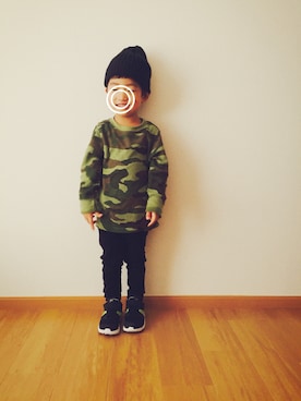 「GLOBAL WORK（グローバルワーク）のメンアサワッチ/556722（ニットキャップ/ビーニー、ブラック系）」を使った、KREHA\( Ö )/さん（キッズ）の秋コーディネート