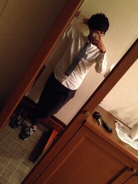 「GLOBAL WORK（グローバルワーク）のアイテム（シャツ/ブラウス、ホワイト系）」を使った、Yudaiさん（メンズ・175cm）の秋コーディネート