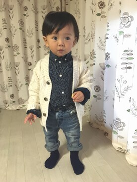 「H&M（エイチ・アンド・エム）のアイテム（シャツ/ブラウス、ブルー系）」を使った、CHIAKIさん（キッズ・90cm）の冬コーディネート