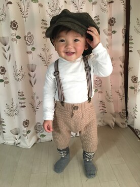 「ZARA KIDSのアイテム（Tシャツ/カットソー、ホワイト系）」を使った、CHIAKIさん（キッズ・90cm）の冬コーディネート
