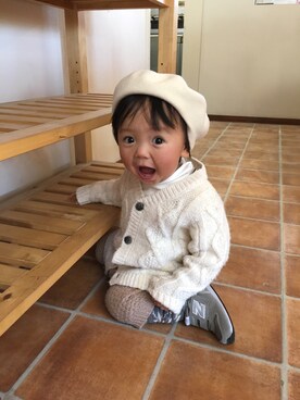 「ZARA KIDSのアイテム（カーディガン/ボレロ、ホワイト系）」を使った、CHIAKIさん（キッズ・90cm）の冬コーディネート