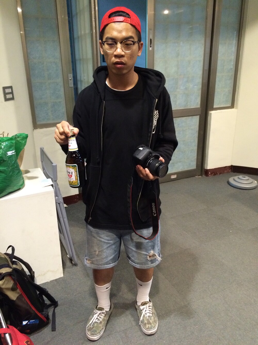 「Taiwan、VANS、dissizit、REMIX、casual」｜「OBEYのアイテム（キャップ、レッド系）」を使った、yjsu🇹🇼さん（メンズ・169cm）の春コーディネートの1枚目の写真