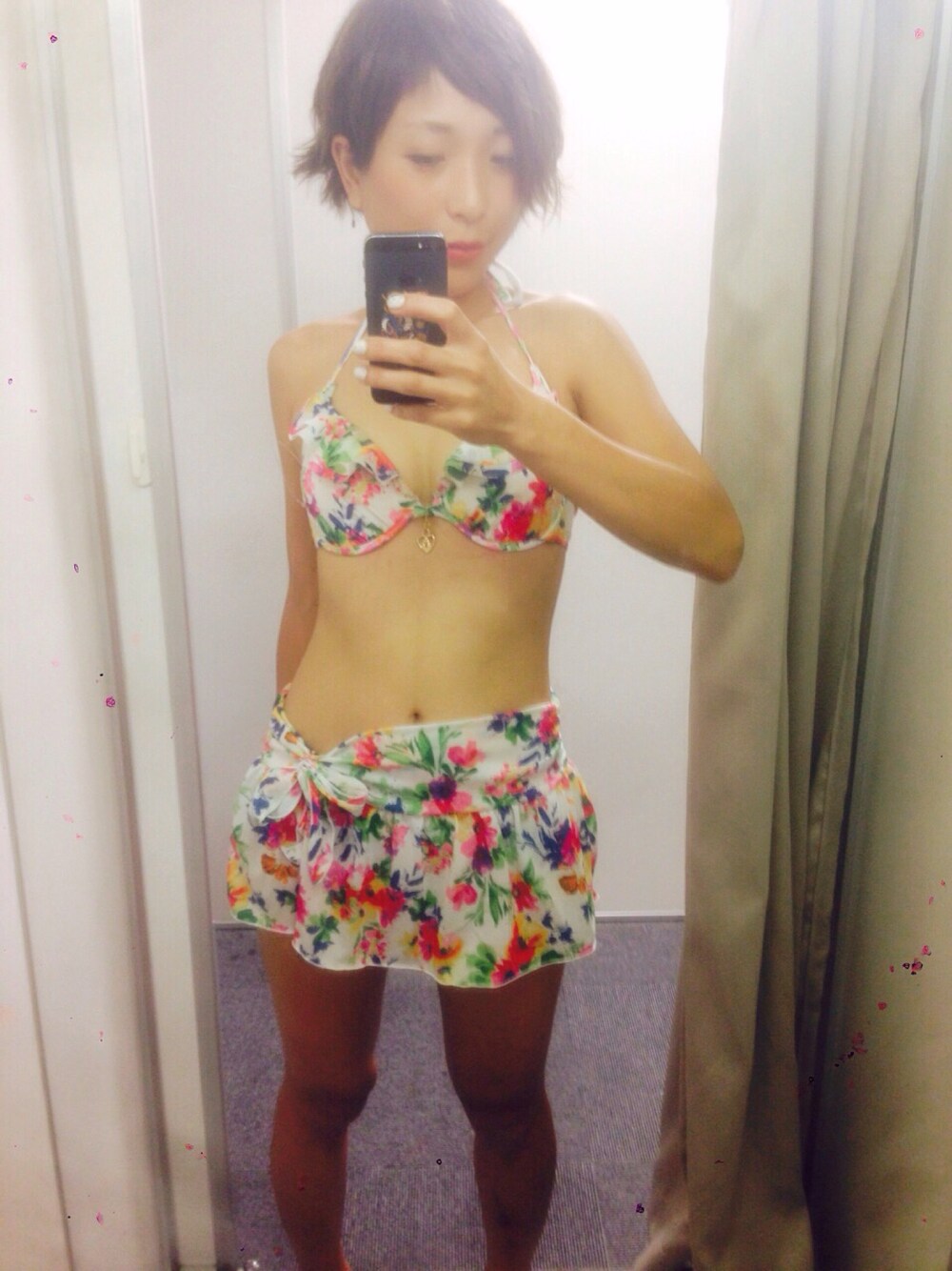「水着」｜「REBECCA TAYLORのアイテム（水着、ホワイト系）」を使った、shihoさん（レディース・156cm）の夏コーディネートの1枚目の写真