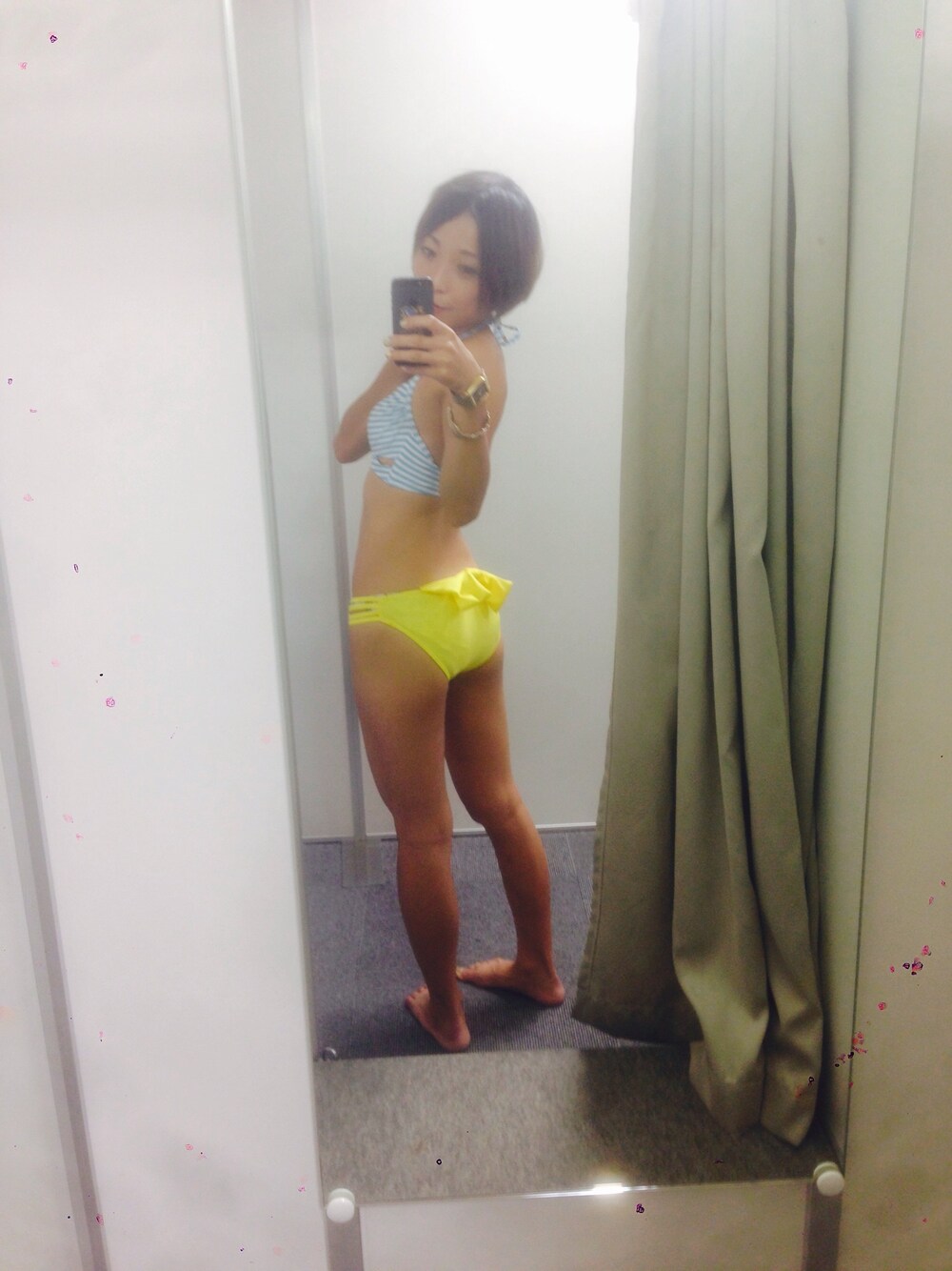 「水着」｜「dazzlinのアイテム（水着、イエロー系）」を使った、shihoさん（レディース・156cm）の夏コーディネートの1枚目の写真