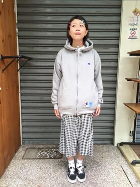 「Champion（チャンピオン）のアイテム（スタジャン）」を使った、葉瓊文さん（レディース・167cm）の秋コーディネート