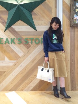 「レザーブーツ」｜「アイテム（スウェット）」を使った、リア  ナカネさん（レディース・152cm）の秋コーディネート