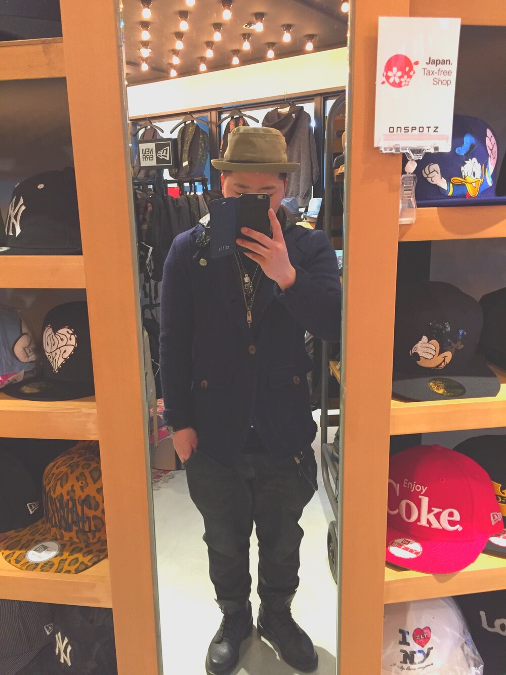 「NEW YORK HATのアイテム（ハット、ベージュ系）」を使った、WOLVESさん（メンズ・168cm）の春コーディネートの1枚目の写真