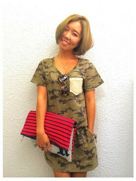 「ROXY（ロキシー）のアイテム（その他トップス）」を使った、LisaHalimさん（レディース・159cm）の秋コーディネート
