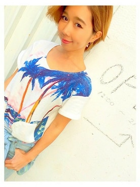 「ROXY（ロキシー）のアイテム（その他トップス）」を使った、LisaHalimさん（レディース・159cm）の春コーディネート