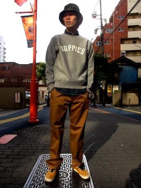 「Back Channel（バックチャンネル）のアイテム（チノパンツ）」を使った、RAUGHoflifeSTAFFさん（メンズ・179cm）の秋コーディネート