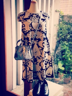 「Alexander McQueen（アレキサンダーマックイーン）のアイテム（ワンピース/ドレス）」を使った、la.carinaさん（レディース・165cm）の秋コーディネート