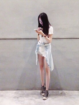 「H&M（エイチ・アンド・エム）のアイテム（カーゴパンツ、ホワイト系）」を使った、Jessie さん（レディース・165cm）の春コーディネート