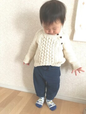 「babyGAP（babyGAP）のアイテム（ニット/セーター、ホワイト系）」を使った、moe..eitaさん（キッズ・110cm）の秋コーディネート