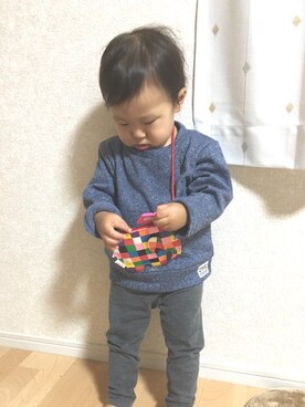 「西松屋（ニシマツヤ）のアイテム（Tシャツ/カットソー、ブルー系）」を使った、moe..eitaさん（キッズ・110cm）の冬コーディネート