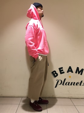 「アイテム（スウェット、ピンク系）」を使った、Yoshihito Hayashiさん（メンズ・170cm）の秋コーディネート
