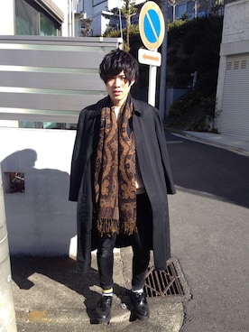 「COMME des GARCONS HOMME（コム デ ギャルソン・オム）のアイテム（ステンカラーコート）」を使った、ごとう 侑やさん（メンズ・178cm）の冬コーディネート