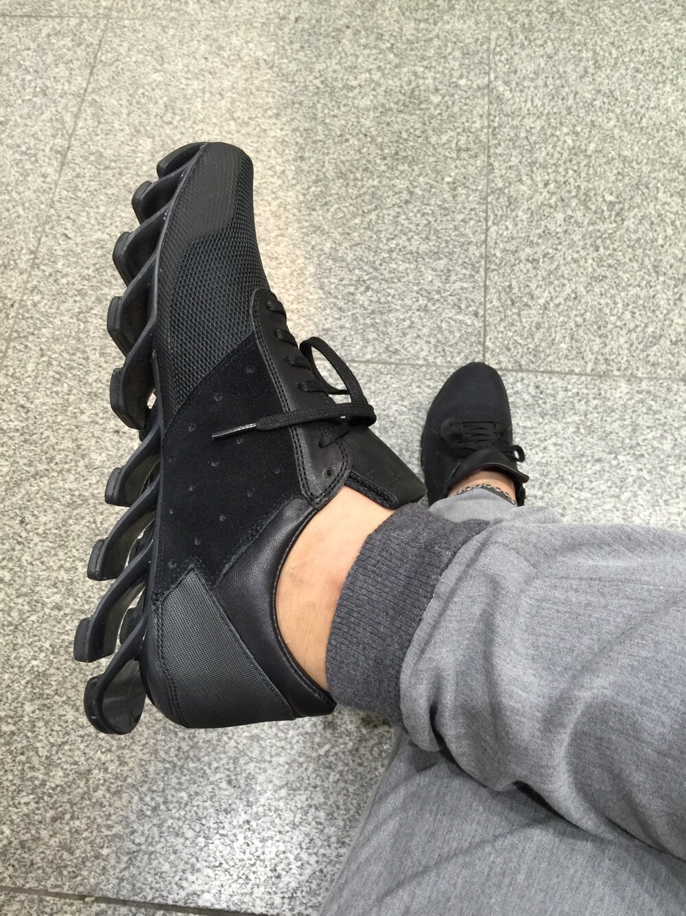 rickowens adidasスプリングブレードレザーハイスニーカー