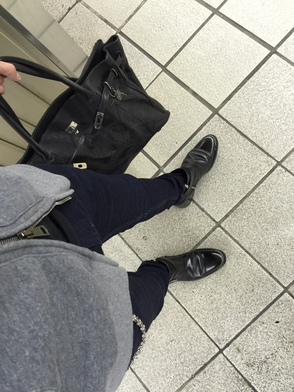 「バルマン、バルマンオム」｜「BALMAIN HOMMEのアイテム（ブーツ、ブラック系）」を使った、TRAINJUMPERさん（メンズ・177cm）の秋コーディネートの1枚目の写真