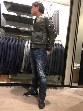 「HUGO BOSS（ヒューゴボス）のアイテム（デニムパンツ）」を使った、ぱせりさん（メンズ・175cm）の秋コーディネート