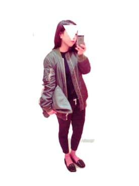 「アイテム（クラッチバッグ、グレー系）」を使った、Qみこさん（レディース・161cm）の冬コーディネート