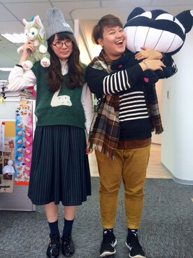 「ベロアスカート」｜「アイテム（ニットキャップ/ビーニー）」を使った、MINORIさん（レディース・163cm）の冬コーディネート