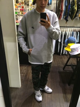 「air huarache」｜「アイテム（スウェット）」を使った、張家豪さん（メンズ・174cm）の秋コーディネート