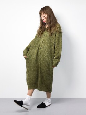 「Carlie e felice（カーリーエフェリーチェ）のアイテム（サンダル）」を使った、りっぴーさん（レディース・154cm）の秋コーディネート