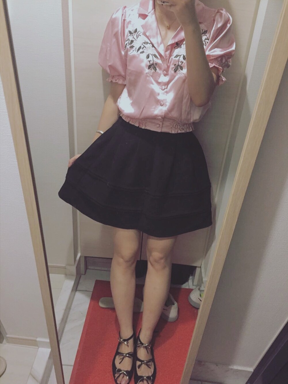「E hyphen world galleryのアイテム（スカート、ブラック系）」を使った、ピンぴょんさん（レディース・167cm）の夏コーディネートの1枚目の写真