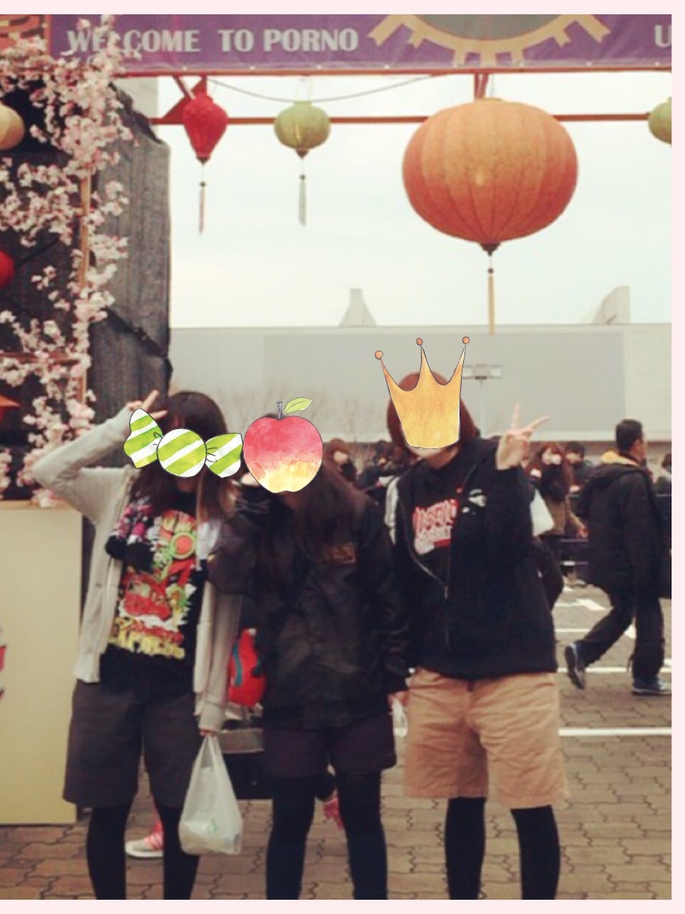 「ナイキ、グラミチ、ライブスタイル」｜「10-FEETのアイテム（パーカー、ブラック系）」を使った、ぴぃさん（レディース・166cm）の冬コーディネートの1枚目の写真