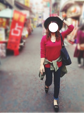 「赤トップス」｜「UNIQLO（ユニクロ）のアイテム」を使った、Lillianさん（レディース・157cm）の秋コーディネート