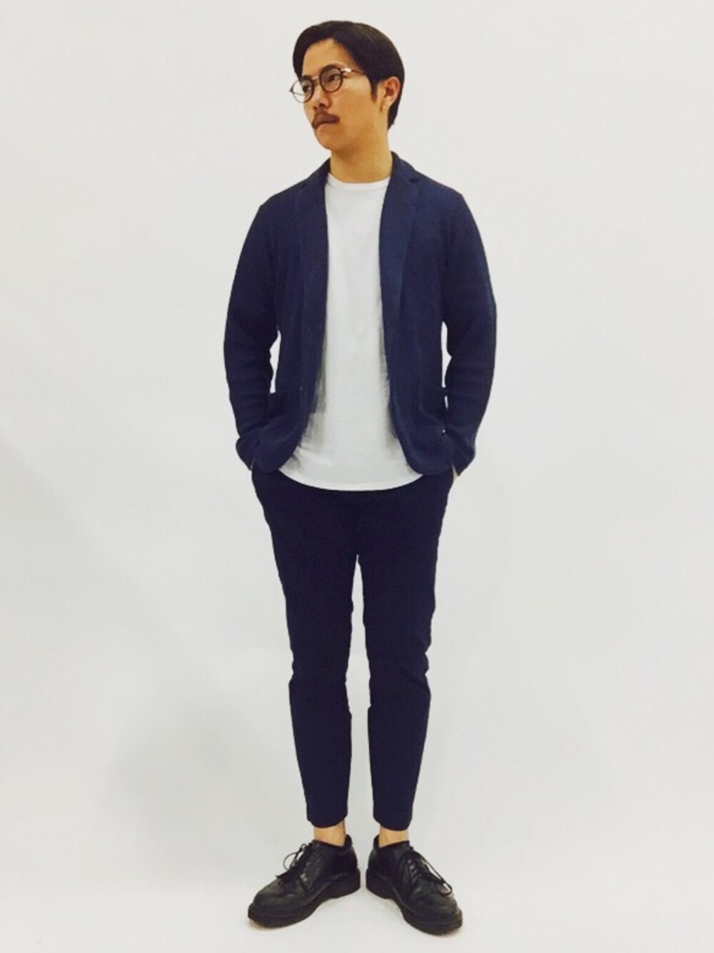 「アンクルパンツ、ネイビー×ホワイト、ネイビーコーデ、ワッフル、ネイビージャケット」｜「niko and...のMENﾜｯﾌﾙﾃｰﾗｰﾄﾞJK（テーラードジャケット、ブルー系）」を使った、K-1RO(ケーイチロー)さん（メンズ・171cm）の春コーディネートの1枚目の写真