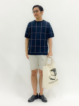 「オフホワイト」｜「アイテム（チノパンツ）」を使った、K-1RO(ケーイチロー)さん（メンズ・171cm）の夏コーディネート