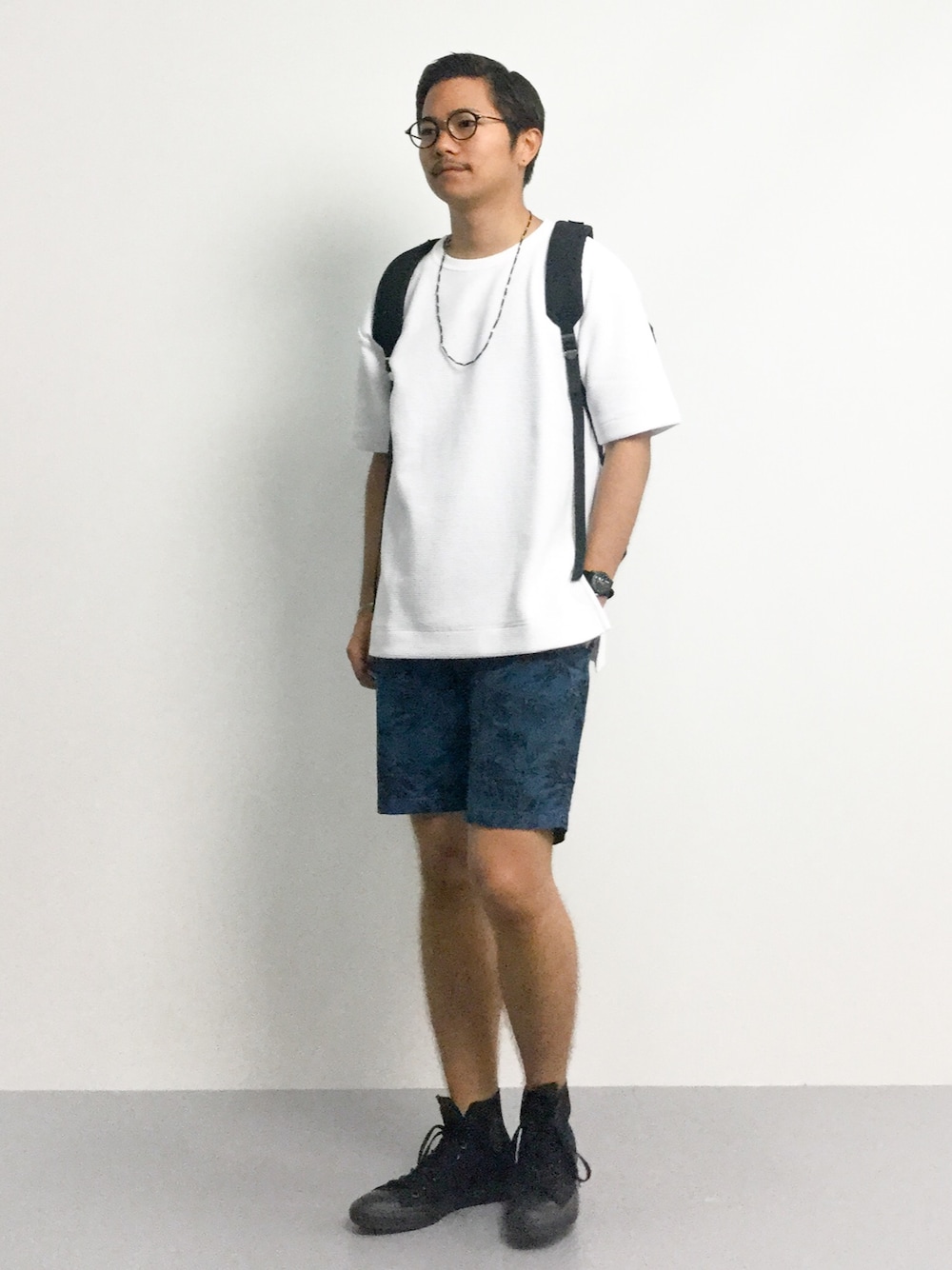 「コンバース、ビッグシルエット、柄パンツ、converse、コンバース オールスター、クルーネック、ビッグT、ポップコーン、ビーズネックレス、コンバース ハイカット」｜「417 EDIFICEのポップコーンニット クルーネック S/S（Tシャツ/カットソー、ホワイト系）」を使った、K-1RO(ケーイチロー)さん（メンズ・171cm）の夏コーディネートの1枚目の写真