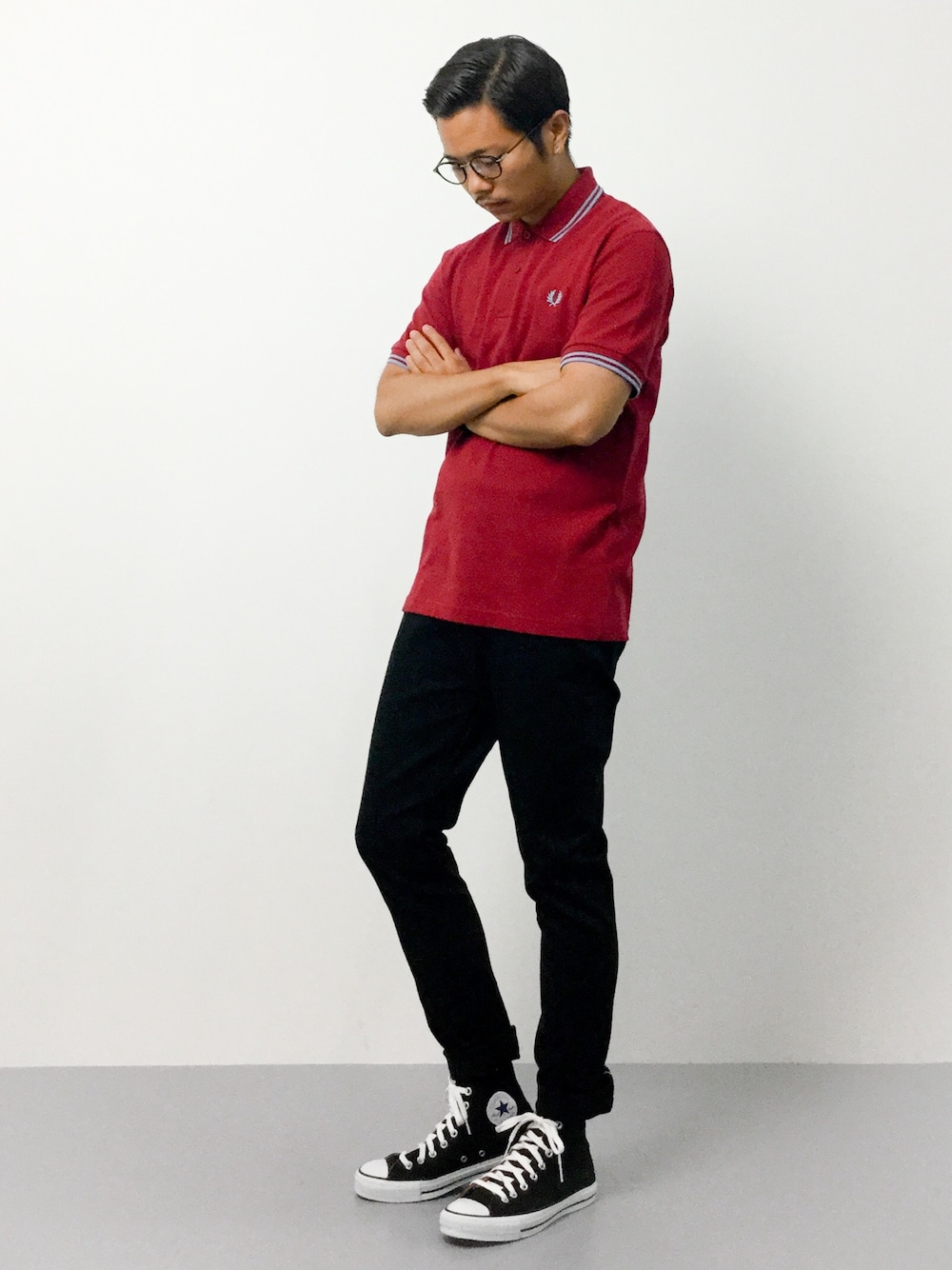 「コンバース、スキニーパンツ、スキニー、converse、ポロシャツ、コンバース オールスター、FRED PERRY、フレッドペリー、黒スキニー、コンバース ハイカット」｜「FRED PERRYのFRED PERRY(フレッドペリー): ポロシャツ■（ポロシャツ、レッド系）」を使った、K-1RO(ケーイチロー)さん（メンズ・171cm）の夏コーディネートの1枚目の写真