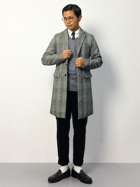 「白シャツ×ニット」｜「アイテム（チェスターコート）」を使った、K-1RO(ケーイチロー)さん（メンズ・171cm）の秋コーディネート