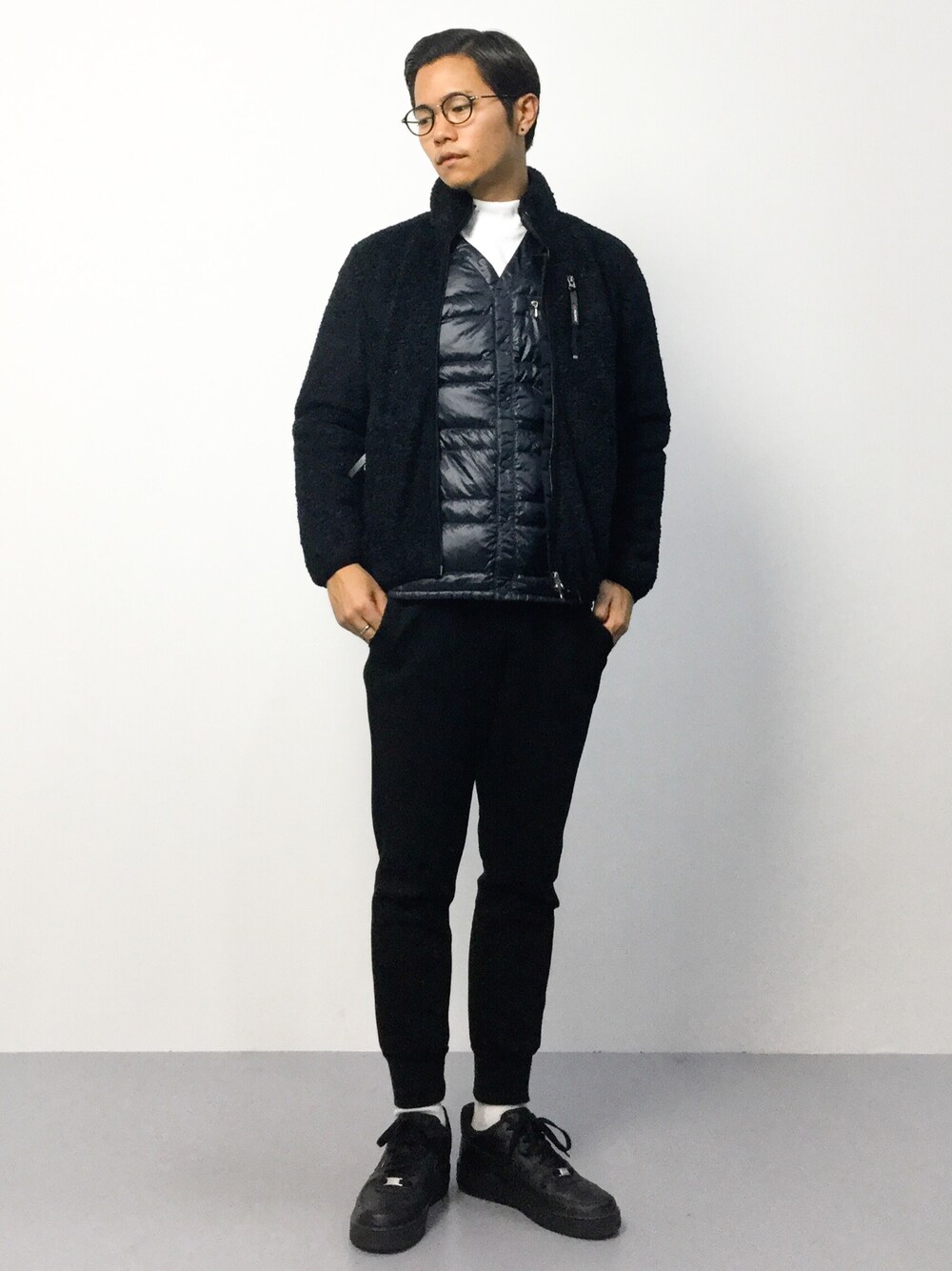 「スウェットパンツ、ボア、フリース、ナイキ、スポーツミックス、ナイキスニーカー、モード、インナーダウン、エアフォースワン、モックネック」｜「SHIPS JET BLUEのSHIPS JET BLUE (シップス ジェットブルー) : 【POLARTEC】 ハイジップブルゾン■（その他アウター、ブラック系）」を使った、K-1RO(ケーイチロー)さん（メンズ・171cm）の秋コーディネートの1枚目の写真