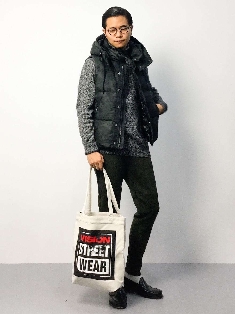 「GIORDANOの[GIORDANO]ローゲージハイネックニット（ニット/セーター、グレー系）」を使った、K-1RO(ケーイチロー)さん（メンズ・171cm）の秋コーディネートの1枚目の写真