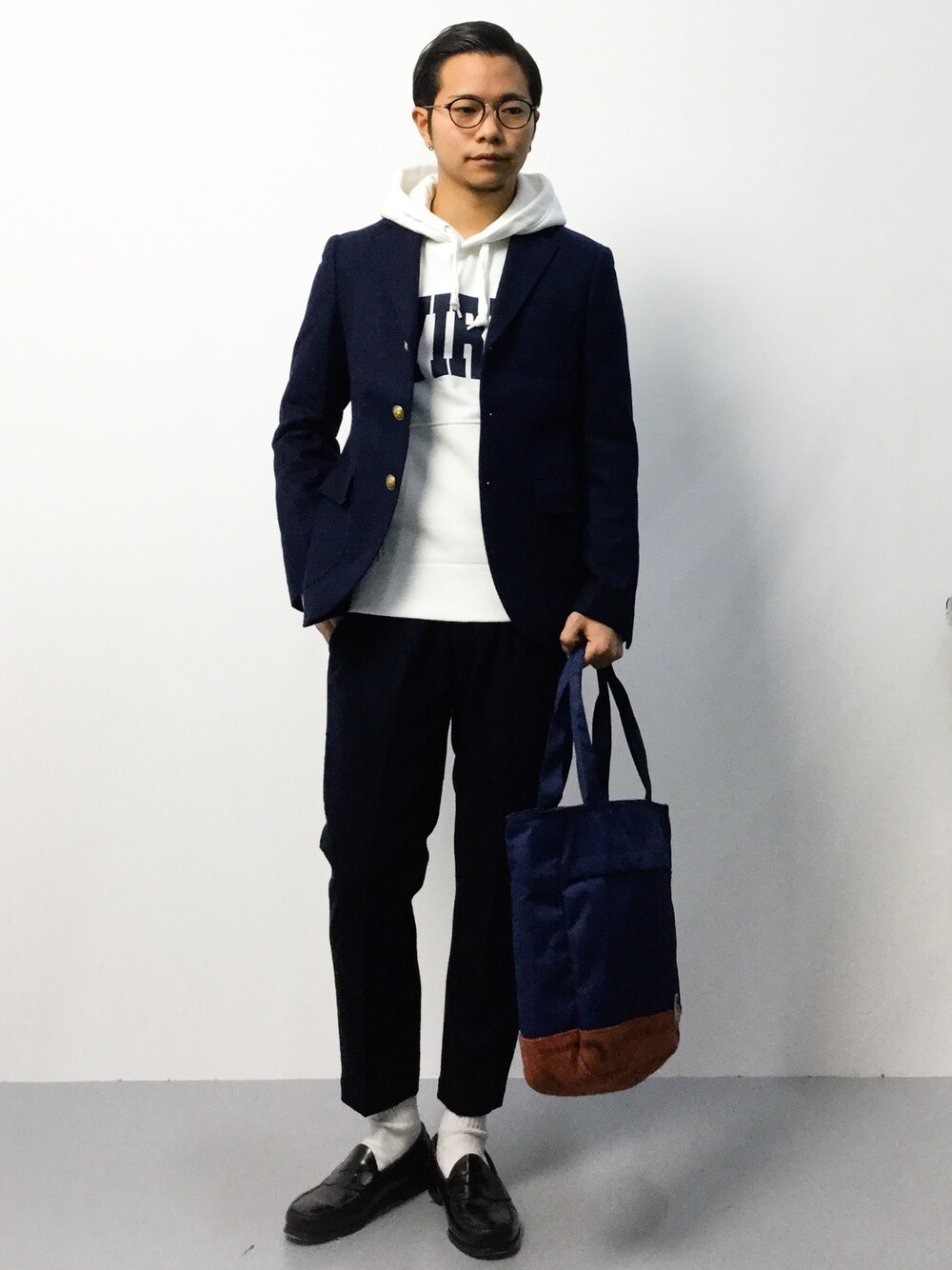 「AVIREXのavirex/ アヴィレックス/  DAILY L/S SWEAT PULL PARKA LOGO/　デイリー　スウェット　プルパーカー　ロゴ（パーカー、ホワイト系）」を使った、K-1RO(ケーイチロー)さん（メンズ・171cm）の秋コーディネートの1枚目の写真
