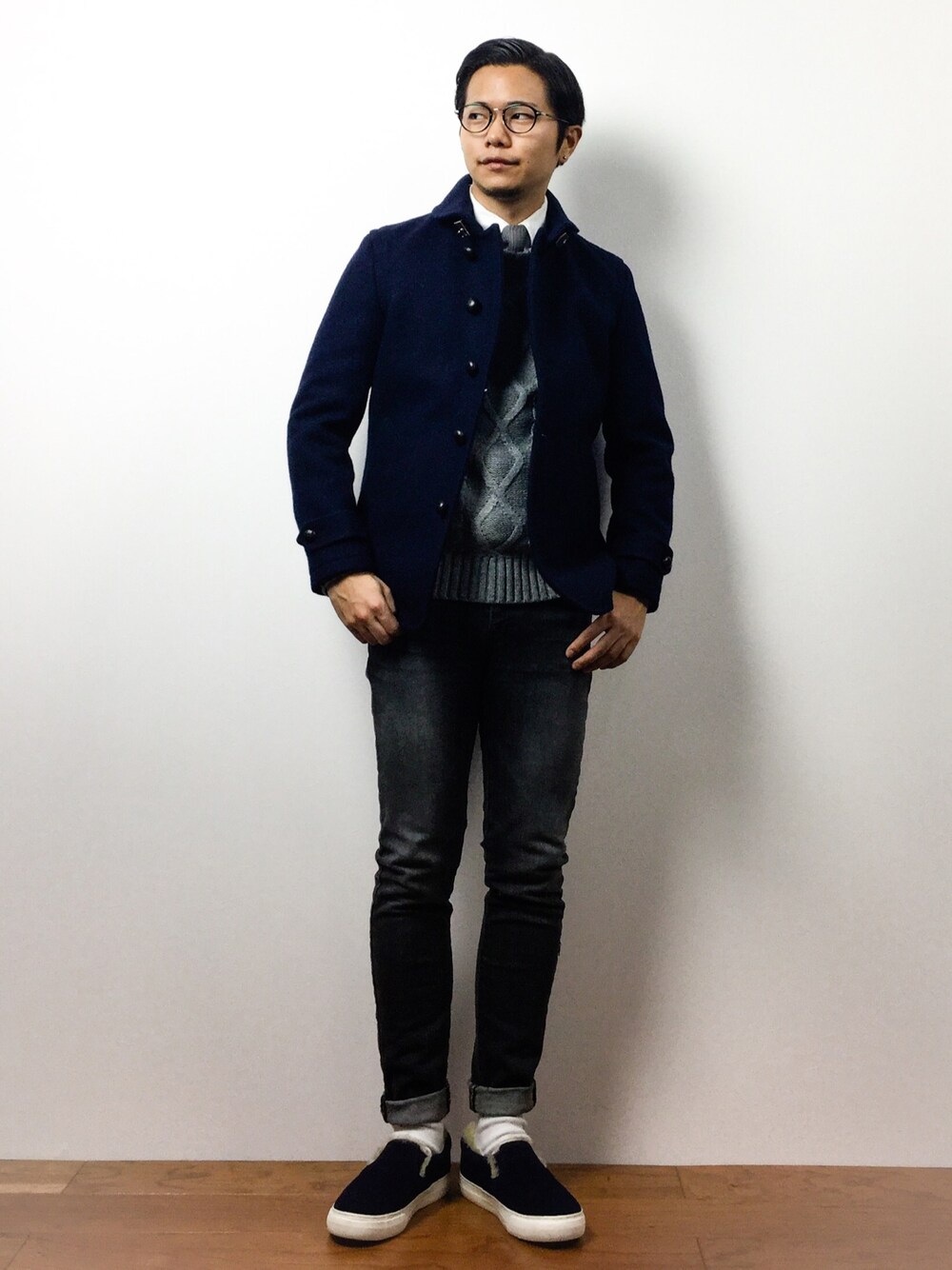「NANO universeのWOOL RICH メルトンマリンコート（ピーコート、ブルー系）」を使った、K-1RO(ケーイチロー)さん（メンズ・171cm）の冬コーディネートの1枚目の写真
