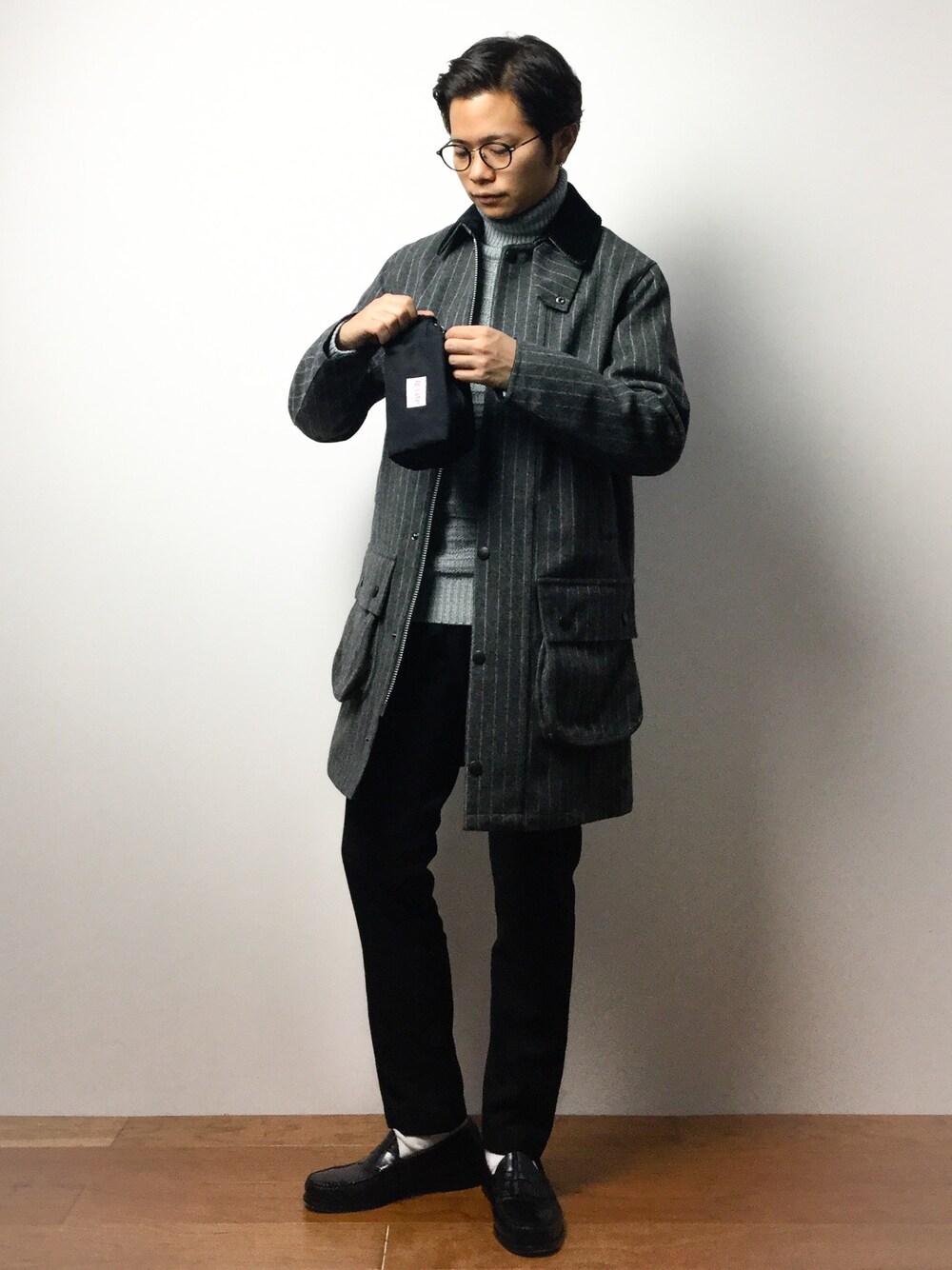 「BarbourのBarbour / BORDER SL -Bonded Wool-（その他アウター、グレー系）」を使った、K-1RO(ケーイチロー)さん（メンズ・171cm）の冬コーディネートの1枚目の写真