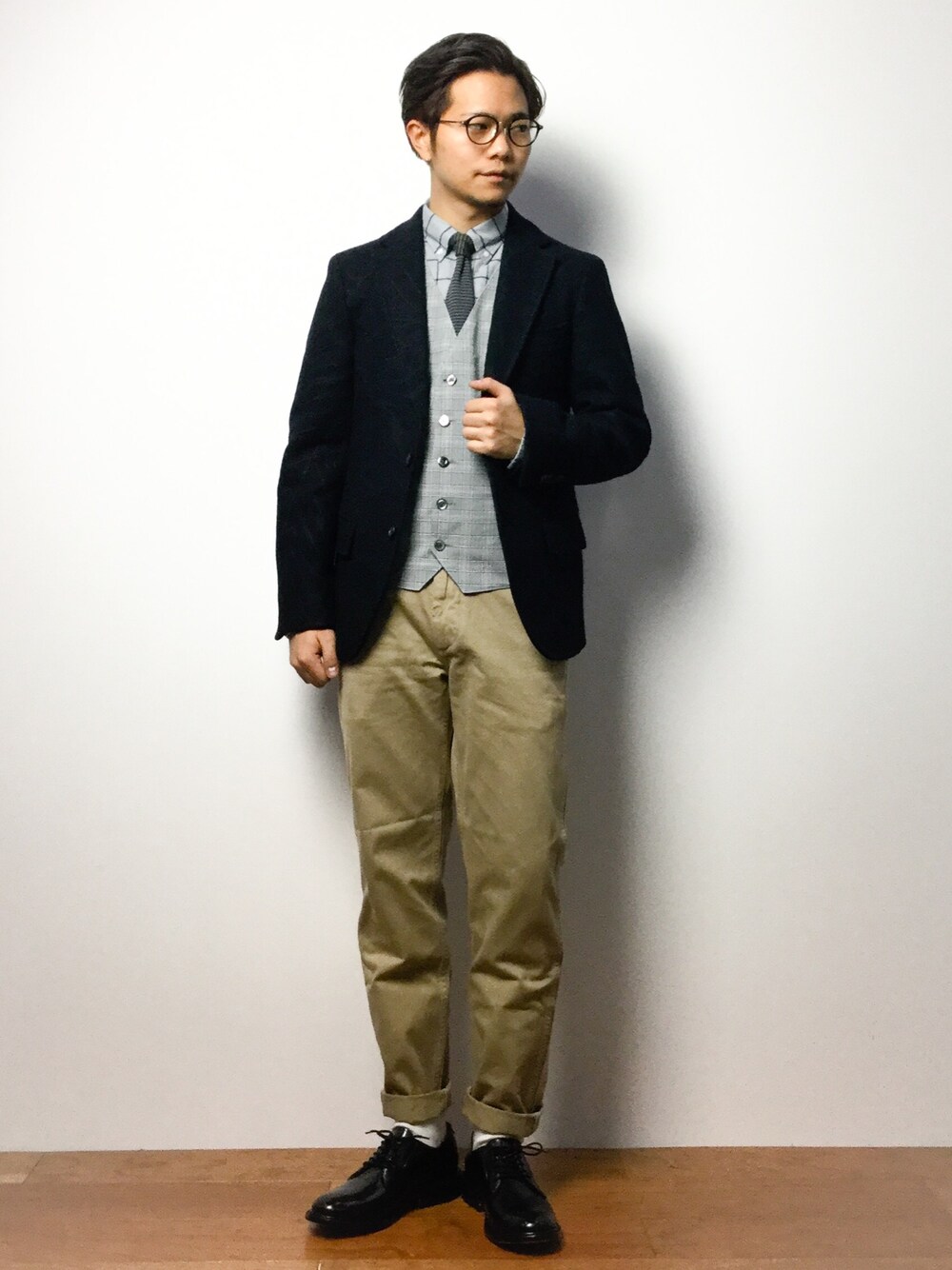 「COMME CA ISMの釦ダウン起毛シャツ（シャツ/ブラウス、グレー系）」を使った、K-1RO(ケーイチロー)さん（メンズ・171cm）の冬コーディネートの1枚目の写真