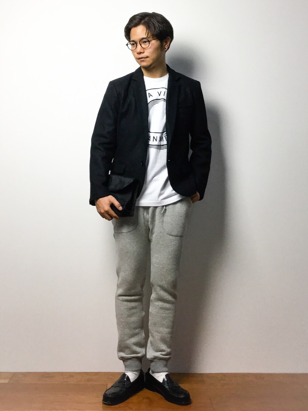 「EDIFICEのCEIZER La Vie Est Chanme TEE（Tシャツ/カットソー、ホワイト系）」を使った、K-1RO(ケーイチロー)さん（メンズ・171cm）の冬コーディネートの1枚目の写真
