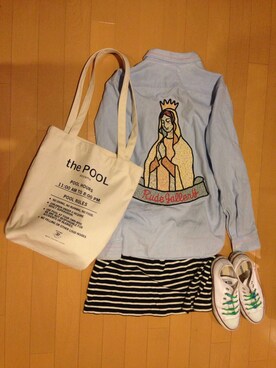 「トートバッグthePOOL（トートバッグ、ホワイト系）」を使った、mariko319さん（レディース・153cm）の春コーディネート