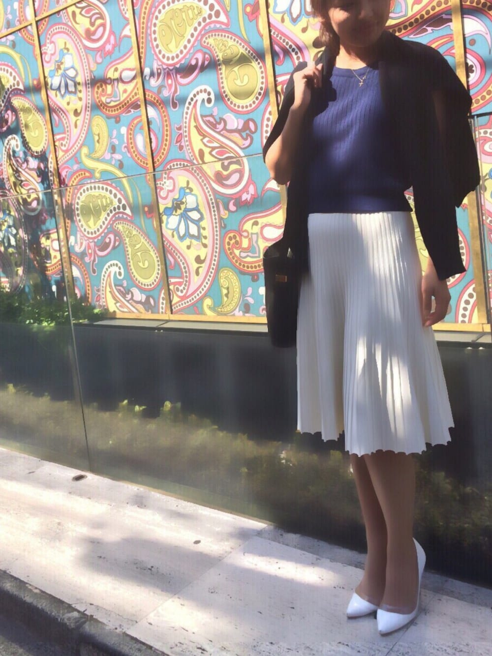 「プリーツスカート、スカート、ootd、女の子、大人コーデ、ガーリー、パンプス、fashion、ニット、モノトーン」｜「Marilyn MoonのMARILYN MOON/マリリンムーン ニットプリーツスカート（スカート、ホワイト系）」を使った、yuyuさん（レディース・159cm）の春コーディネートの1枚目の写真