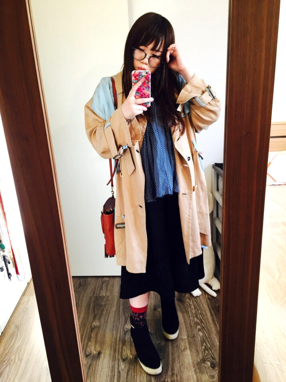 「はるコーデ、トレンチコート、オトナカジュアル、くつした、めがね、メルシーボークー、zucca、ブーツ」｜「mercibeaucoup,のS テロンチ（トレンチコート、ベージュ系）」を使った、よーこっこさん（レディース・152cm）の春コーディネートの1枚目の写真